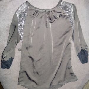 BKE Boutique grey sparkly sequin shoulder size small